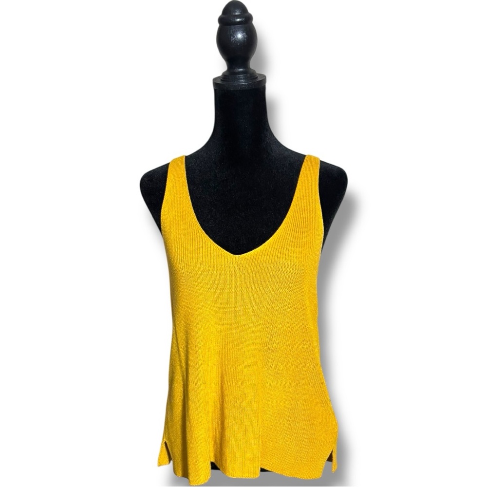 Forever 21 Mustard Knit V Neck Relaxed Fit Sleeveless Classic Style Tank Top - Picture 2 of 14